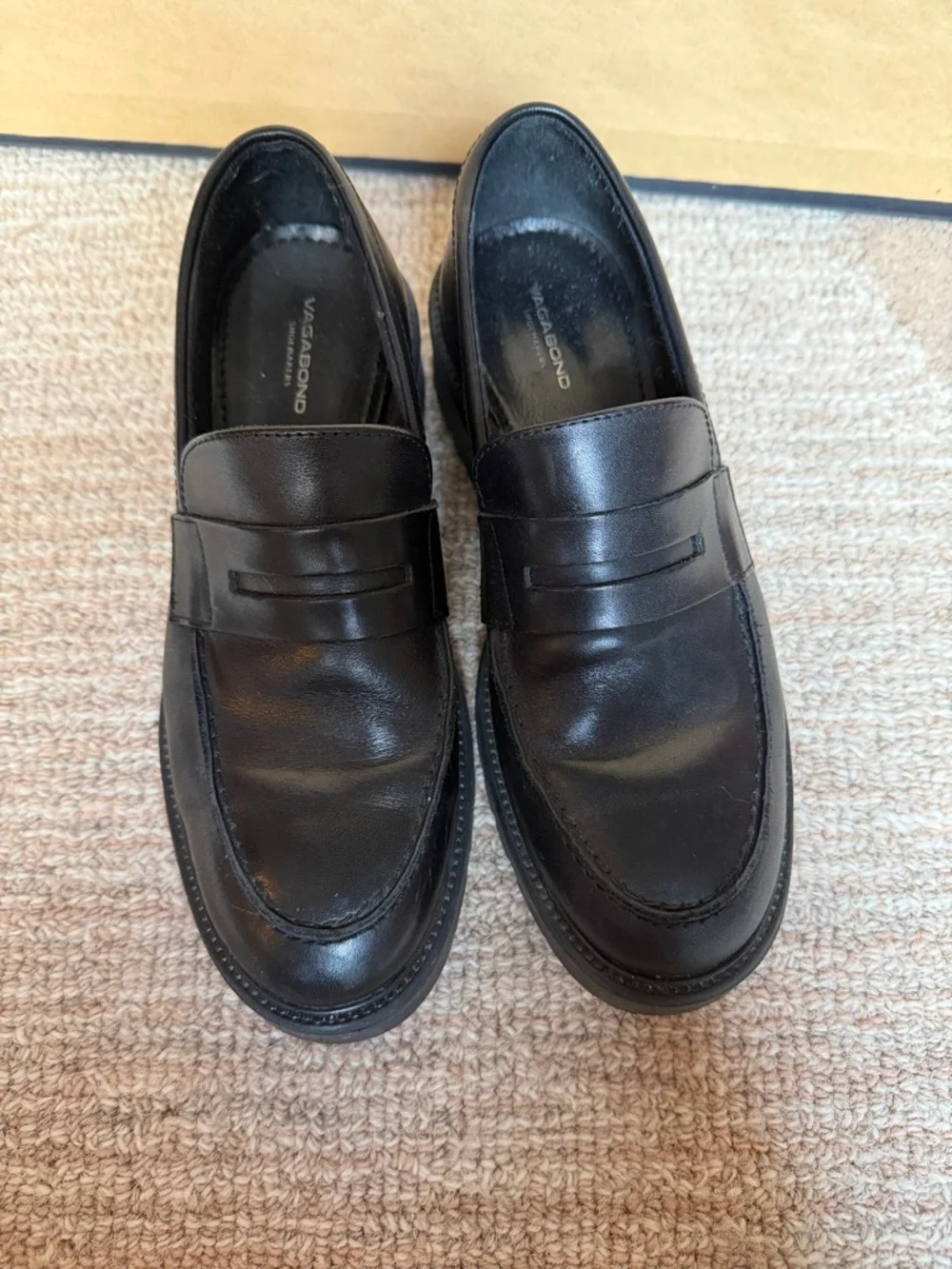 Vagabond Black Leather Chunky Loafers - Picture 2 of 6